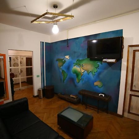Hostel Bauhaus Bukarest Exteriör bild